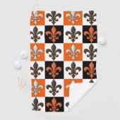 Serviette De Golf Design Orange Noir Blanc À damiers Fleur de lis (En situation)