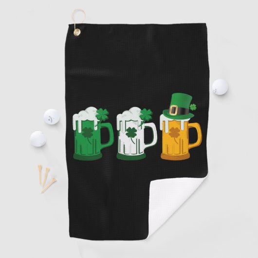 Serviette De Golf Drapeau irlandais de la bière Jour de la Saint Pat (En situation)