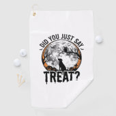 Serviette De Golf Drôle de friandise pour chien Halloween Design vec (En situation)