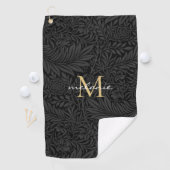 Serviette De Golf Élégant noir floral or Script Monogramme (En situation)