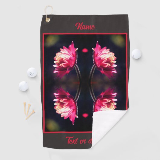 Serviette De Golf Fleur Rouge Dans Sunlight Abstrait Personnalisé (En situation)