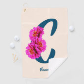 Serviette De Golf Fleurs de Zinnia Monogramme Initiale C Personnalis (En situation)