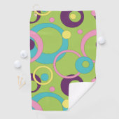 Serviette de golf Funky Green Circles (En situation)