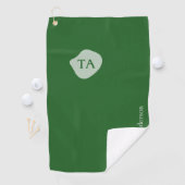 Serviette De Golf Initiales et nom en vert sur fond vert foncé (En situation)