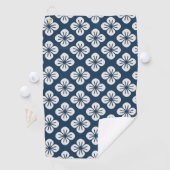 Serviette De Golf Japanese Navy Blue Ivory Floral Geometric Pattern (En situation)