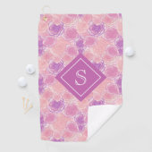 Serviette De Golf Joli Retro violet Rose Floral Monogramme (En situation)