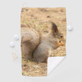 Serviette De Golf L'écureuil mignon mange une photo de noix (En situation)