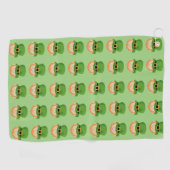 Serviette De Golf Lucky Irish Leprechaun avec shamrock dans son casq (Horizontal)