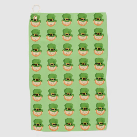 Serviette De Golf Lucky Irish Leprechaun avec shamrock dans son casq (Devant)
