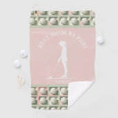 Serviette De Golf Meilleure Maman Par Par Pink Monogrammé (En situation)