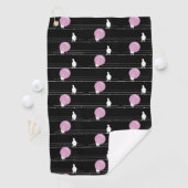 Serviette De Golf Mignonne Bubblegum Birds sur un Motif de fil Noir (En situation)