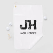 SERVIETTE DE GOLF MINIMALIST BLACK TWO LETTER MONOGRAM NAME WHITE (En situation)