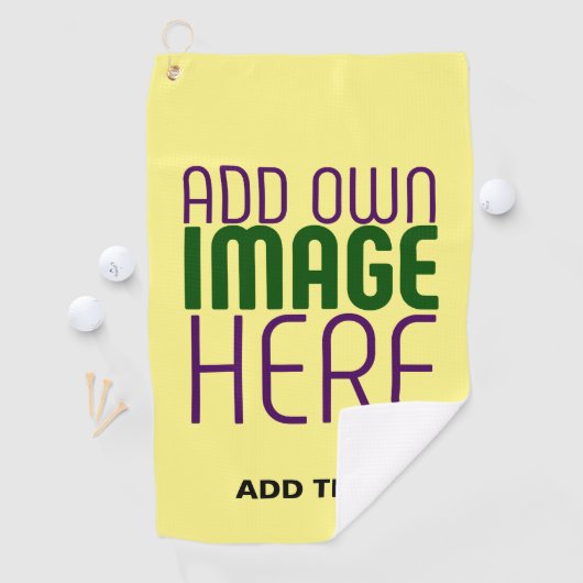 SERVIETTE DE GOLF MODÈLE TEXTE MODERNE PASTEL JAUNE D'IMAGE (En situation)