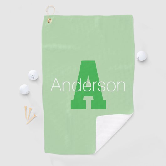 Serviette De Golf Monogramme moderne | Pale & Kelly Green (En situation)