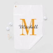 Serviette De Golf Monogramme orange initial et nom personnalisé (En situation)