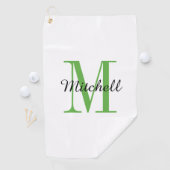 Serviette De Golf Monogramme vert initial et nom personnalisé (En situation)