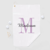 Serviette De Golf Monogramme violet initial et nom personnalisé (En situation)