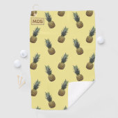 Serviette De Golf Motif d'ananas tropical jaune pâle Monogramme (En situation)