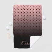 Serviette De Golf Motif de points noir et rose (En situation)