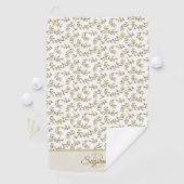 Serviette De Golf Nom du monogramme personnalisé Motif feuille beige (En situation)