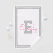 Serviette De Golf Nom encadré & monogramme | Gris clair & Rose (En situation)