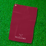 Serviette De Golf Nom personnalisé Golf Clubs Bourgogne Rouge<br><div class="desc">Personnalisez le nom dans la typographie classique pour créer un cadeau de golf unique et garder le saké pour n'importe quel golfeur. Conçu par Thisisnotme©</div>