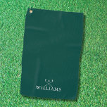 Serviette De Golf Nom personnalisé Golf Clubs Emerald Green<br><div class="desc">Personnalisez le nom dans la typographie classique pour créer un cadeau de golf unique et garder le saké pour n'importe quel golfeur. Conçu par Thisisnotme©</div>