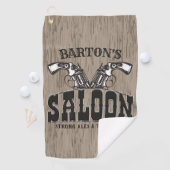 Serviette De Golf NOM PERSONNALISÉ Wild West Gun Revolver Saloon (En situation)