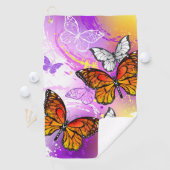 Serviette De Golf Papillons Monarque sur Arrière - plan pourpre (En situation)