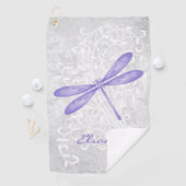 Serviette de golf personnalisée de libellule viole (En situation)
