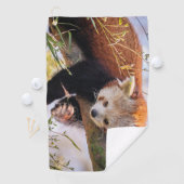 Serviette De Golf Petit panda rouge pâle (En situation)