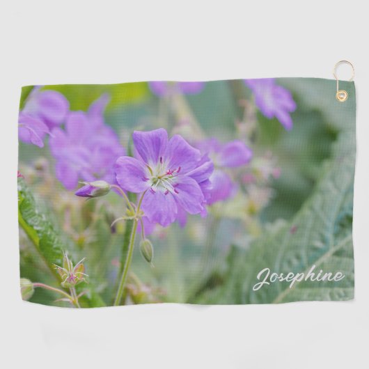 Serviette De Golf Photo Fleur sauvage Violet Geranium Avec Votre Nom (Horizontal)