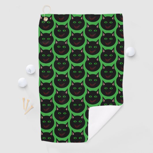 Serviette de golf pour chat noir d'Halloween (En situation)
