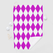 Serviette De Golf Purple White Harlequin Diamonds Checkers Design  (En situation)