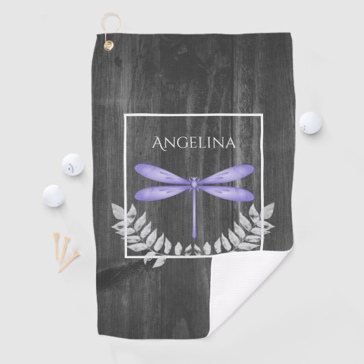 Serviette de golf Rustic Dragonfly violet (En situation)