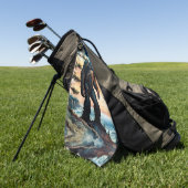 Serviette De Golf Sasquatch debout sur la crête surplombant l'océan (Vert)