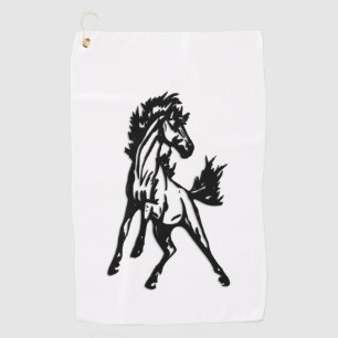 Serviette De Golf Un cheval qui saute frénétiquement dans la nature