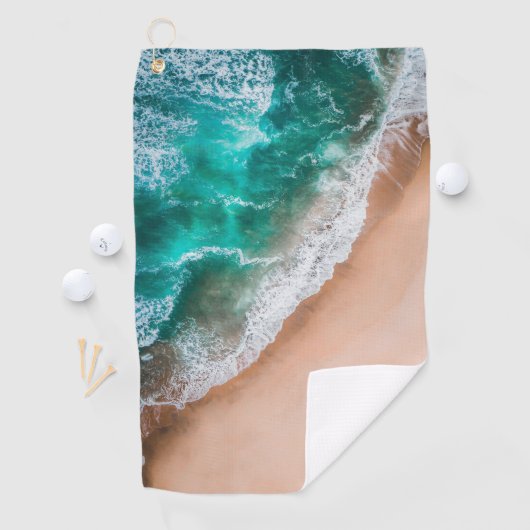 Serviette De Golf Vagues sur la plage de sable (En situation)