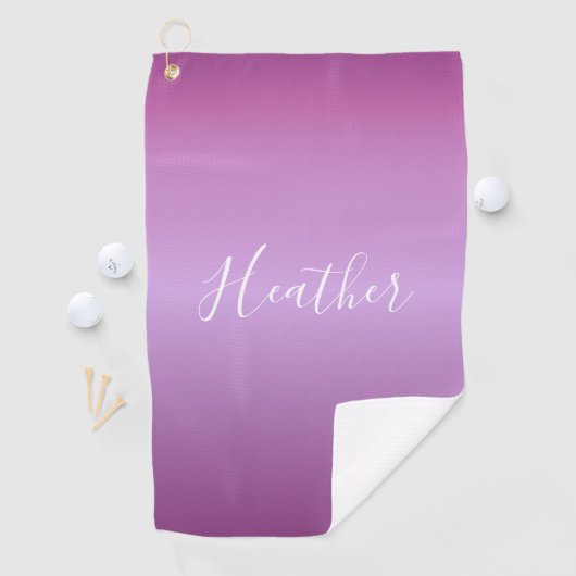 Serviette De Golf Violet violet et script blanc personnalisé (En situation)