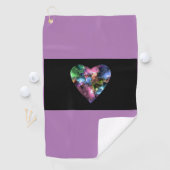Serviette de golf violette au coeur coloré (En situation)