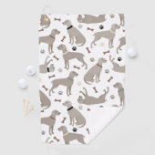 Serviette de golf Weimaraner Bones and Paws (En situation)