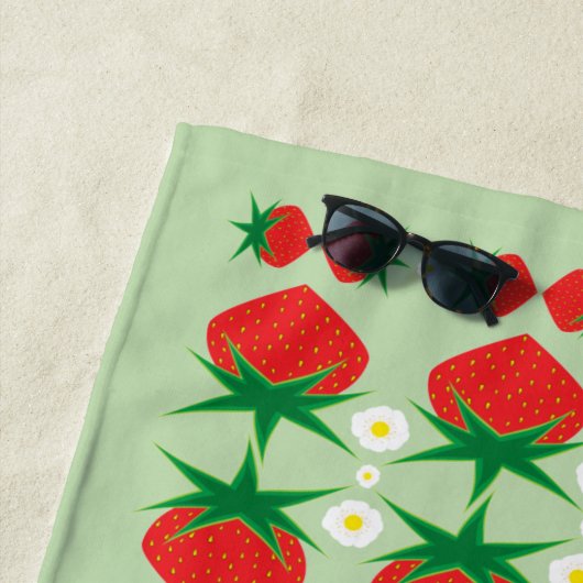 Serviette de la plage de fraises (En situation)