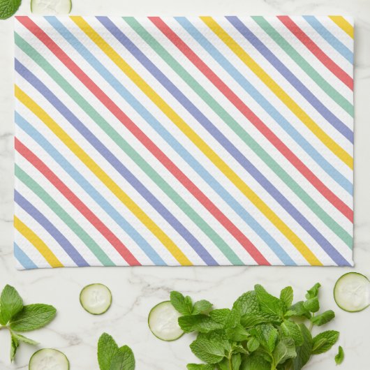 Serviette de motif de rayure d'arc-en-ciel de (Plié)