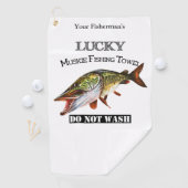Serviette de pêche personnalisée Lucky Muskie (En situation)