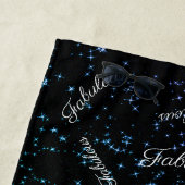 Serviette De Plage 50 Et Fabulous Anniversaire Noir violet Élégant (En situation)