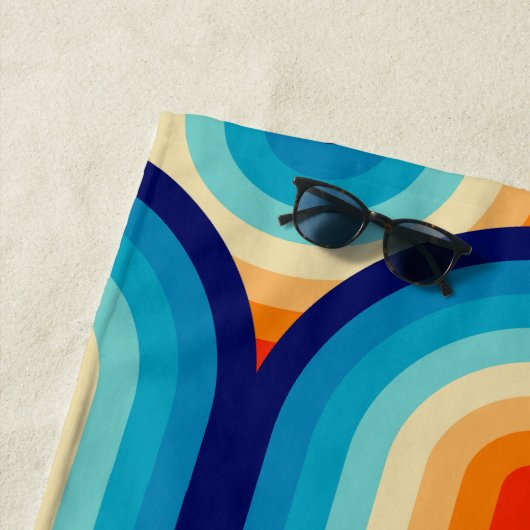 Serviette De Plage 70s Rainbow Curves (En situation)
