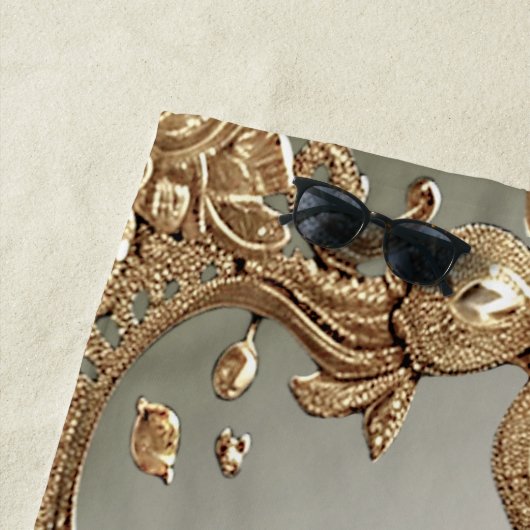 Serviette de plage à cadre doré (En situation)