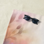 Serviette de plage à fleurs aquarelles abstraites (En situation)