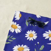 Serviette de plage à monogramme et fleurs de pâque (En situation)