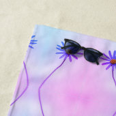 Serviette de plage à motif de marguerite violette (En situation)